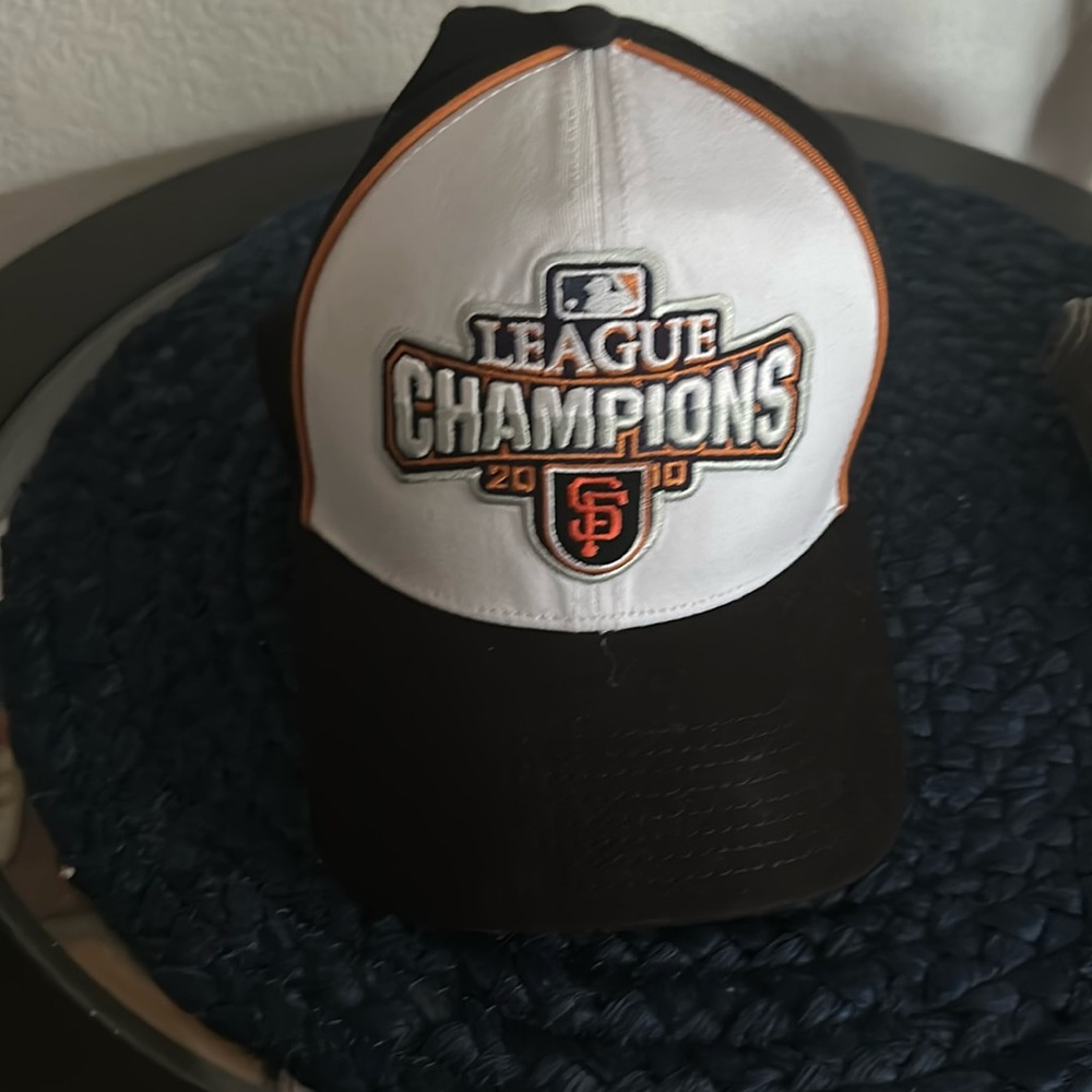 NEW MLB League Champions 2010 New Era baseball cap.